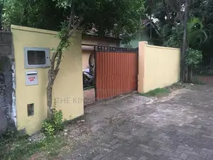 House for sale in Nugegoda