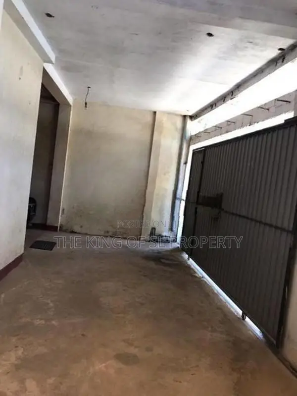 House for sale in Colombo 06