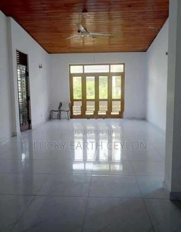 Mount Lavinia 2 Story House for Residence/Business Rent (MG1081)