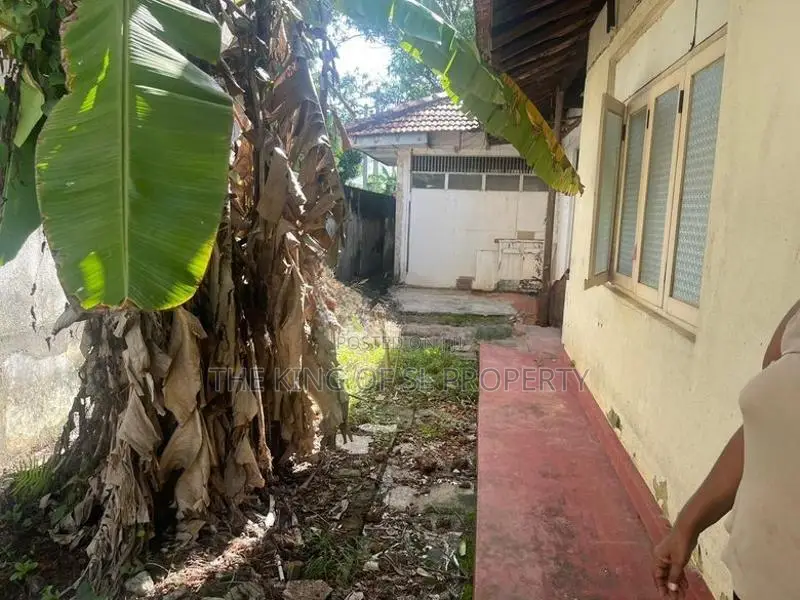 Land for sale in Nugegoda ( Wijerama )