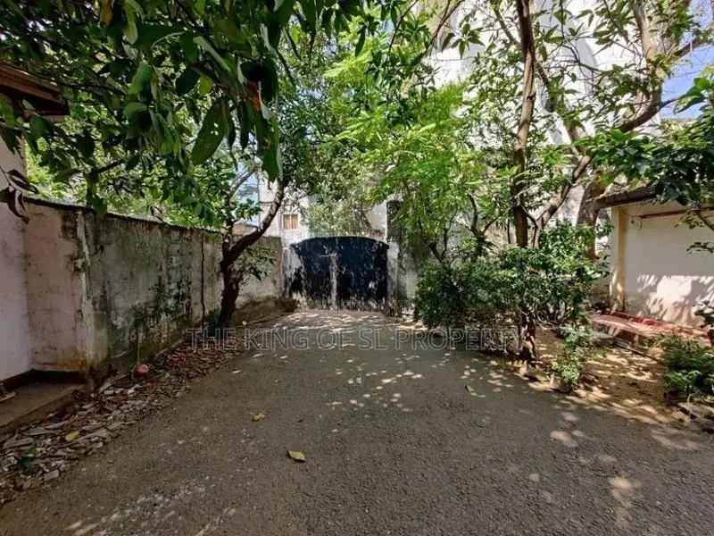 Commercial Land for sale in Dehiwala