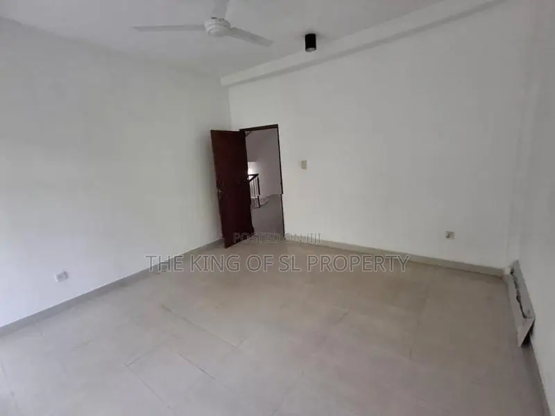 House for sale in Colombo 05