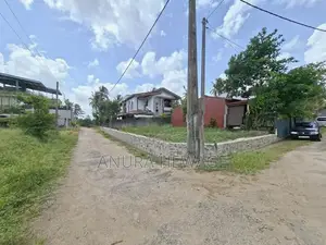 ඔරුවල, හබරකඩ පිහිටි ඉඩමක් විකිණීමට ඇත. (ID:HBRK001S)