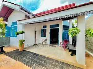 Antique Unique Designs 3 BR House For Sale In Negombo Katuwapitiya Are