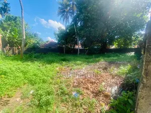 8P Two Lots/16P Entire Land Sale Close to Waragoda Rd & New Kandy