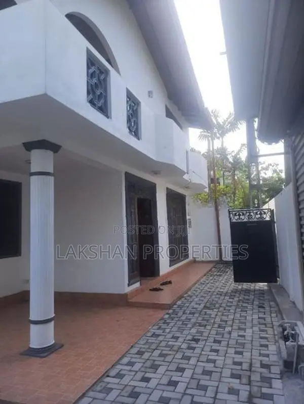 Two Story House For Sale In Boralesgamuwa