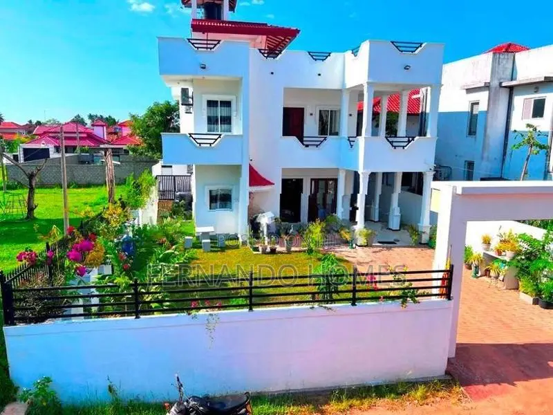 Gated Communuty 16P Land 3 Storied Modern House Sale Negombo