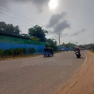 කඩුවෙල, අතුරුගිරිය මාර්ගයට මුහුණලා පිහිටි ඉඩමක් විකිණීමට. (ID:KADU003S