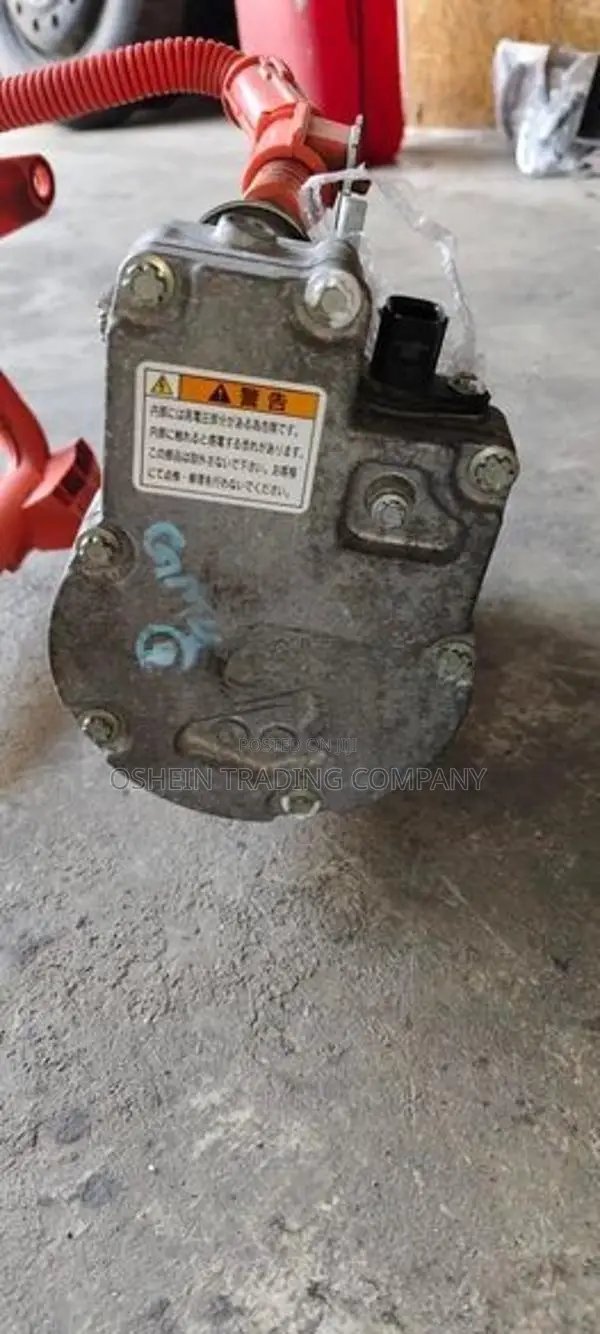 VEZEL GRACE GP5 AC COMPRESSOR