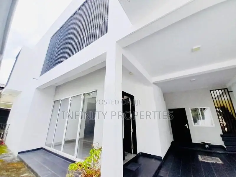 (AF86) 03 Storey House with 11.1 P Sale Madiwela Ebuldeneya Nugegoda
