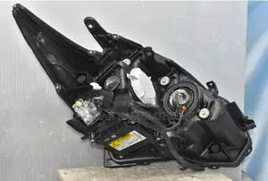 Toyota Prius ZVW30 Head light