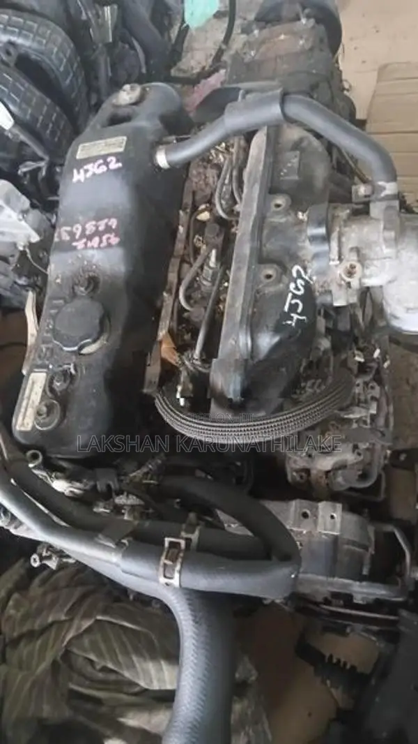 Isuzu 4JG2 Engine with Gear Box Complete