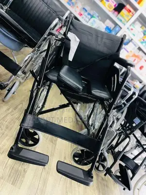 Commode Wheelchair Powder Corted Black Edition With Safety Belt