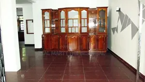 Colombo 4 : 5,000sf commercial building for Sale near Galle Road