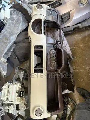 Toyota Passo KGC30 Dashboard