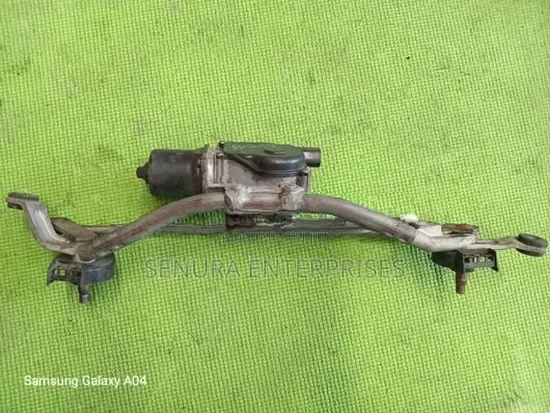 Nissan DAYZ B21A Wiper Inner Arm with Motor