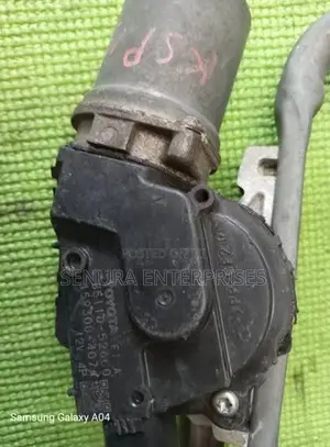 Toyota Vitz KSP130 Wiper Inner Arm with Motor