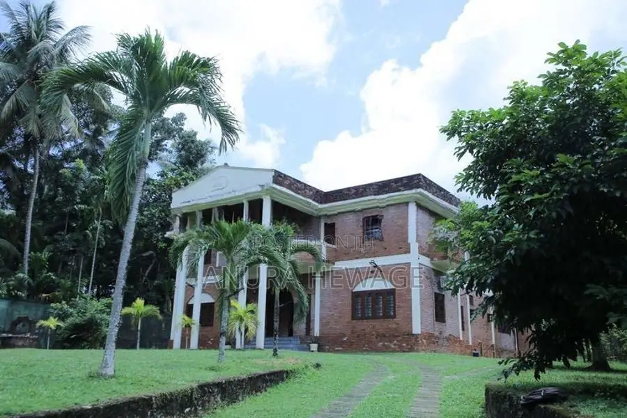පාදුක්ක, මාහියංගල පිහිටි සුඛෝපභෝගී නිවසක් විකිණීමට ඇත. (ID: PADK001S)