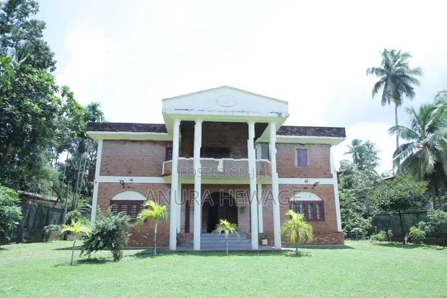 Palace type House for Sale Mahiyangala, Padukka. (ID : PADK001)