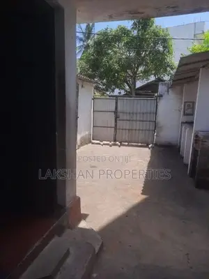 Land For Sale In Dehiwala Aththidiya
