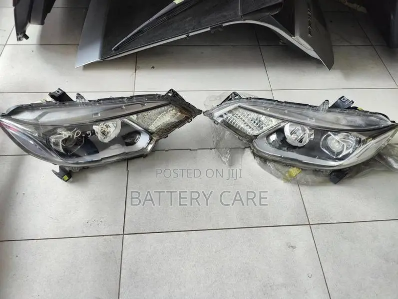HONDA FIT GP5 HEAD LIGHT