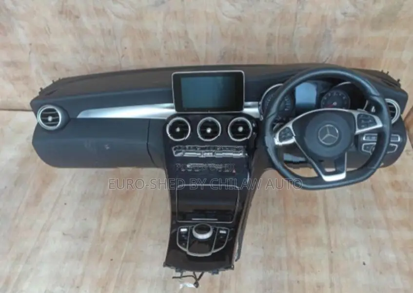 MERCEDES BENZ W205 DASHBOARD AND OTHER PARTS