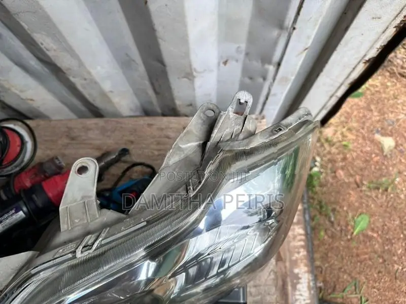 Toyota Premio Auto Focus Head Light