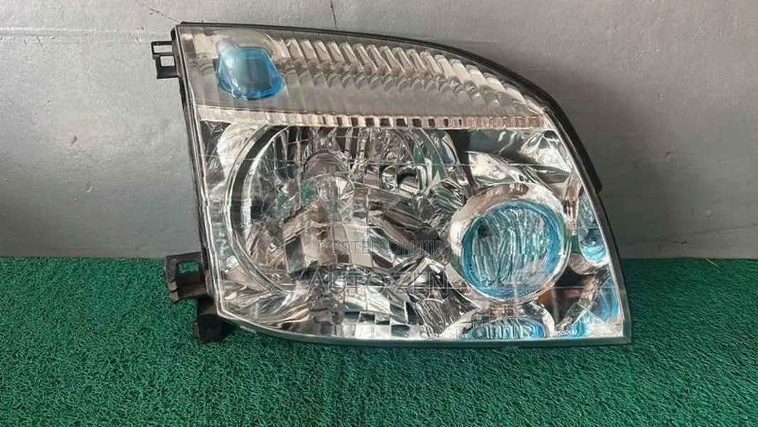 Nissan X-Trail NT30 Head Light