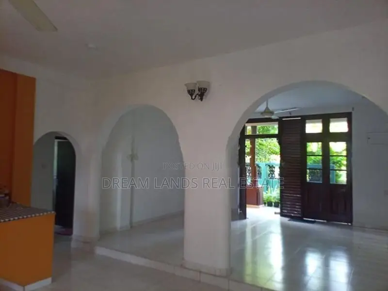7Bed House for Sale in Athurugiriya (SP775)