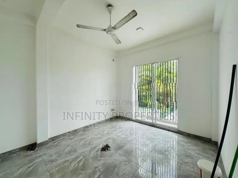 (AFA412) 3 Story House With 11.1 P Sale At Madiwela Ebuldeneya Nugegod