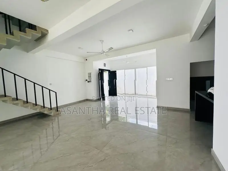 (AF128) 03 Storey House for Sale in Madiwela Ebuldeneya Nugegoda