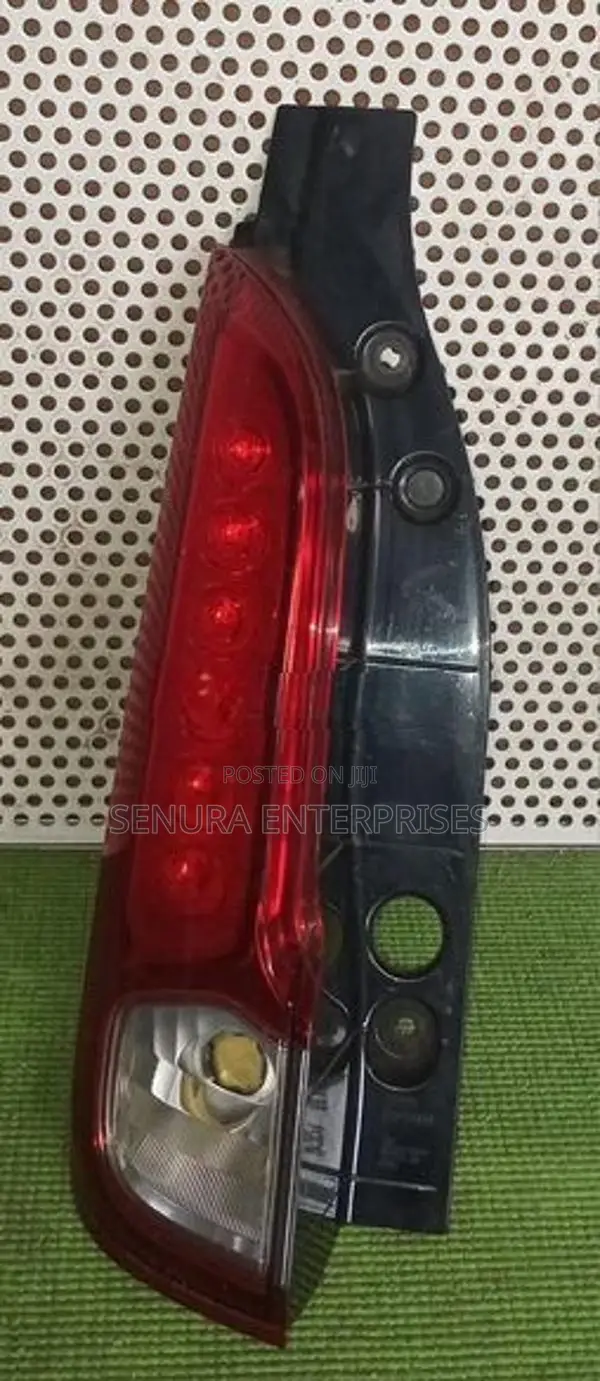 Suzuki Spacia Mk32 S Tail Light Lh