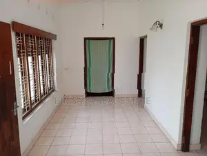 70P LAND WITH HOUSE FOR LONG TERM LEASE AS COMMERCIAL PROPERTY