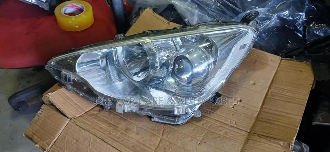 Toyota Aqua Head Light