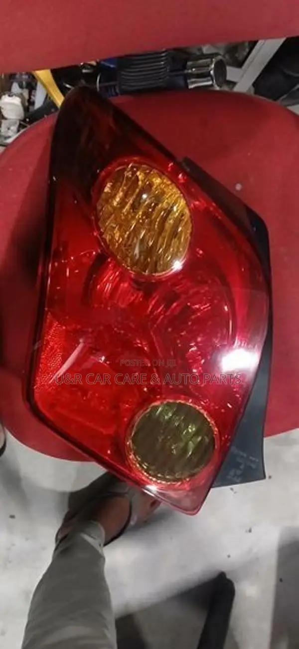 Toyota Ist Tail Light (Small Repaired)