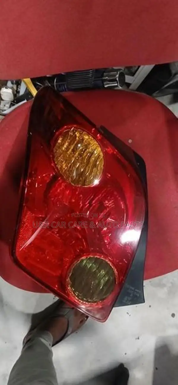 Toyota Ist Tail Light (Small Repaired)