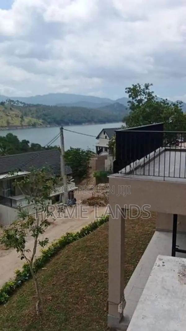 Kandy Victoria Reservoirs luxury Holiday park