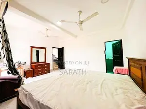 පර් 22 ක සහ ගෘහ භාණ්ඩ සමග දෙමහල් නිවස විකිණීමට