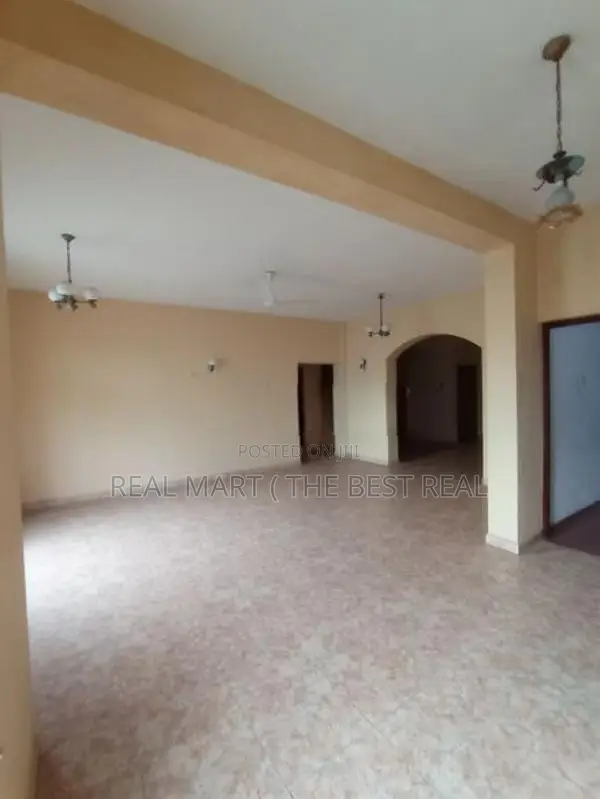 Colombo 15 : 4,500sf (6 Parking ) Office space For Rent