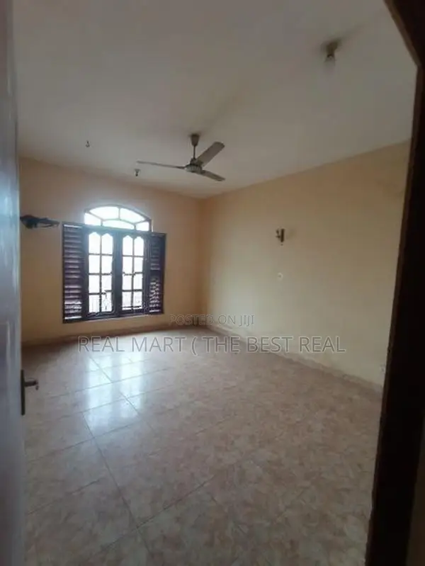 Colombo 15 : 4,500sf (6 Parking ) Office space For Rent
