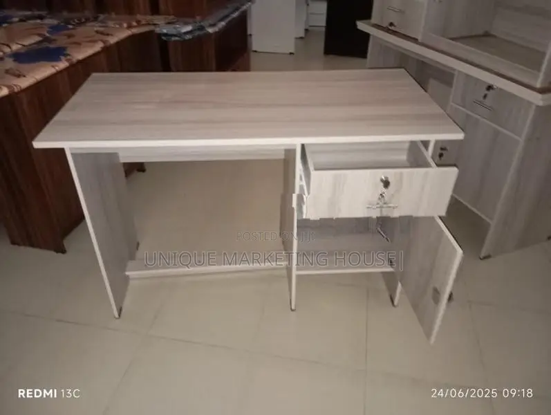 Modern 4x2 American White Office Tables