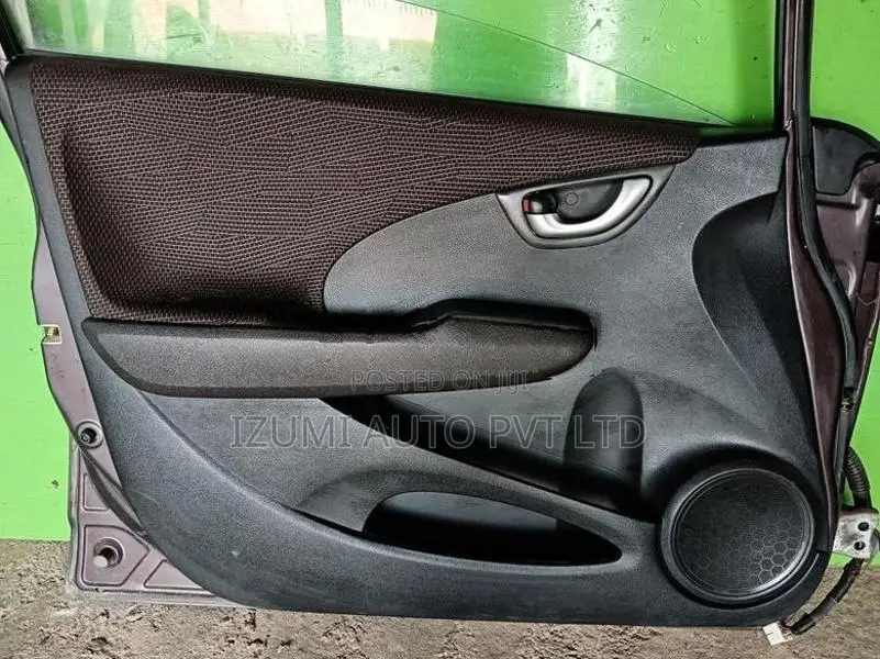 Honds Fit GP2 Left Front Door Complete