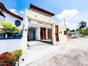 Luxurious Brand New House Sale Talawatugoda
