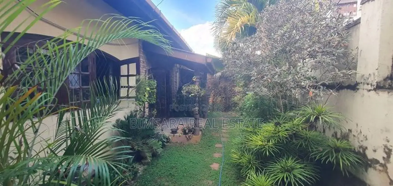 Family Home for Sale in Nugegoda (SH 15208)