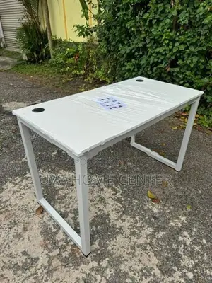 Smart Office Table 4x2ft