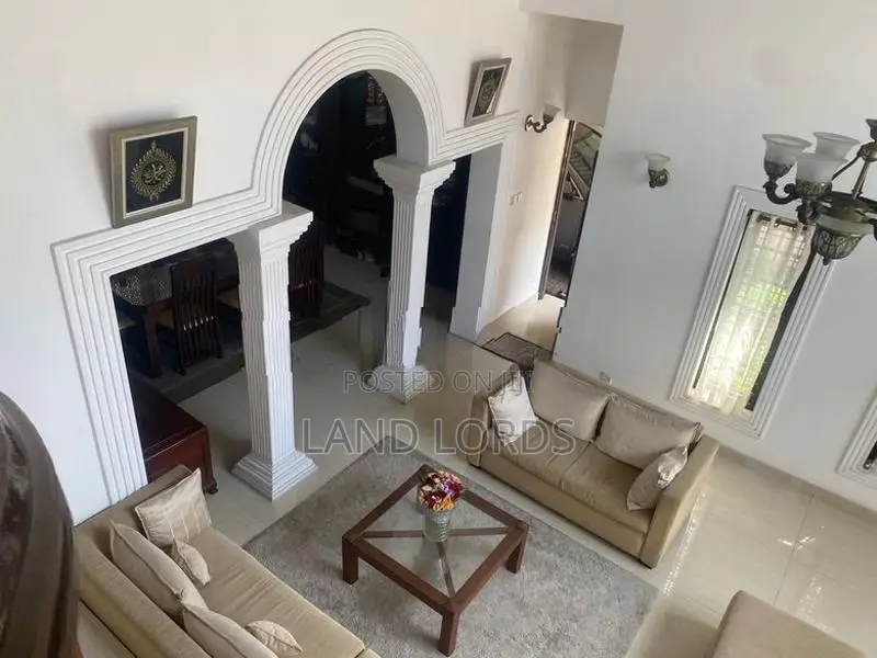 16P Property in Davidson Road Bambalapitiya For Sale