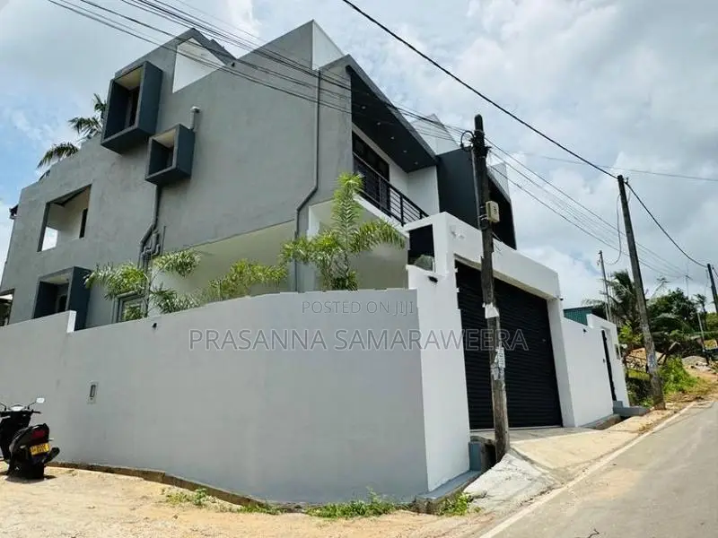 brand new house at piliyandala