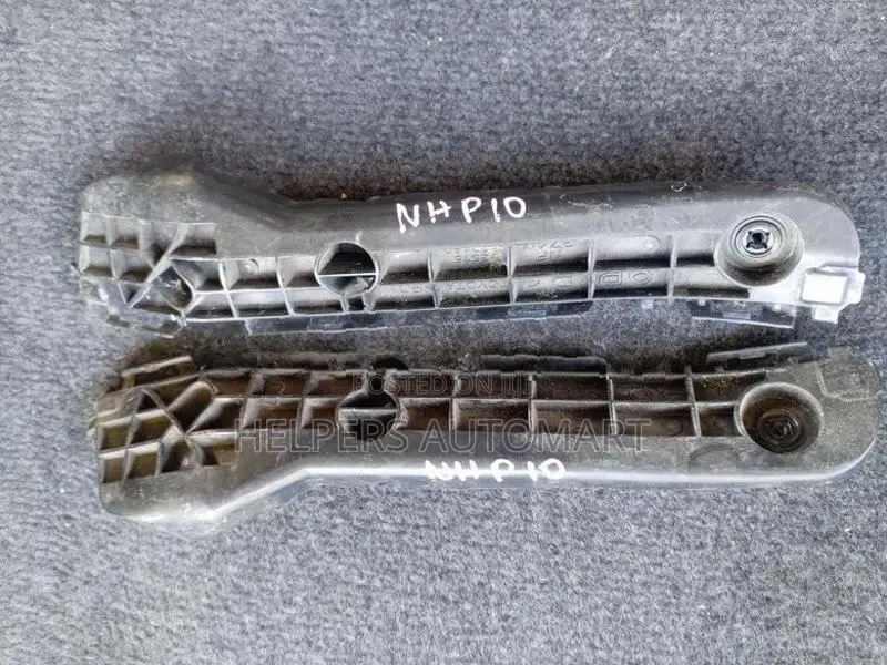 Toyota Aqua NHP10 Retainer