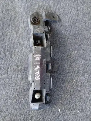 Honda vezel Ru3 Retainer (R side )