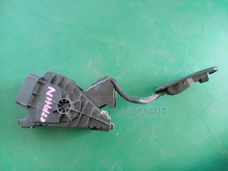 Toyota prius W20 Accelerator pedal